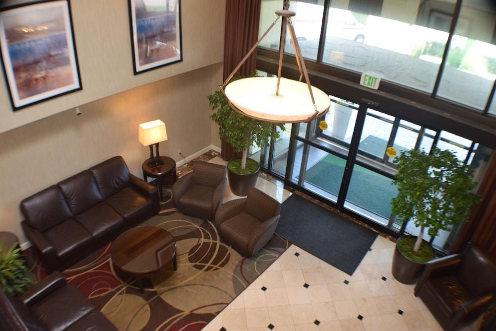 Doubletree By Hilton St. Louis Airport, Mo Hotel