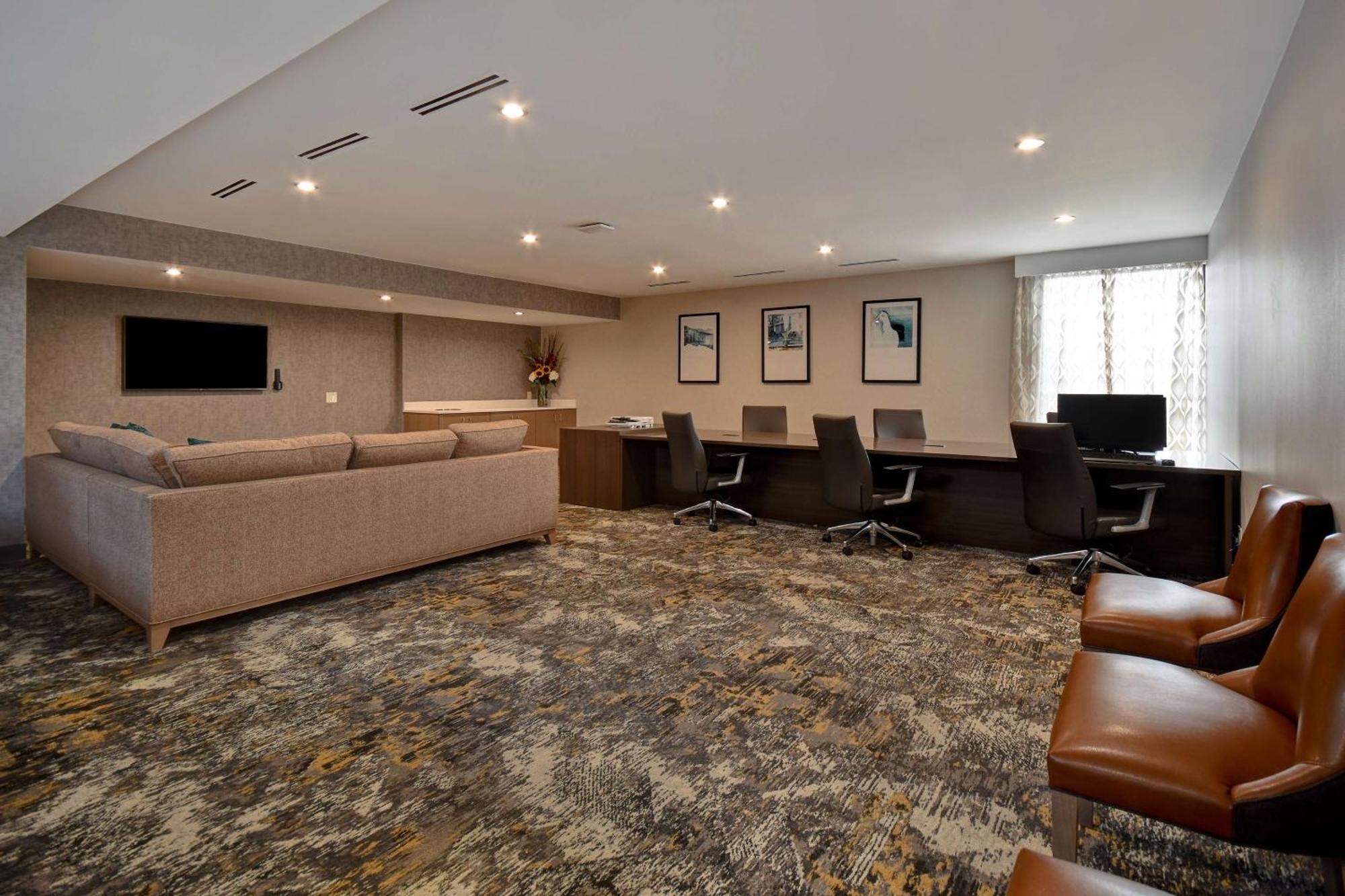 Hotel Doubletree By Hilton St. Louis Airport, Mo 4*