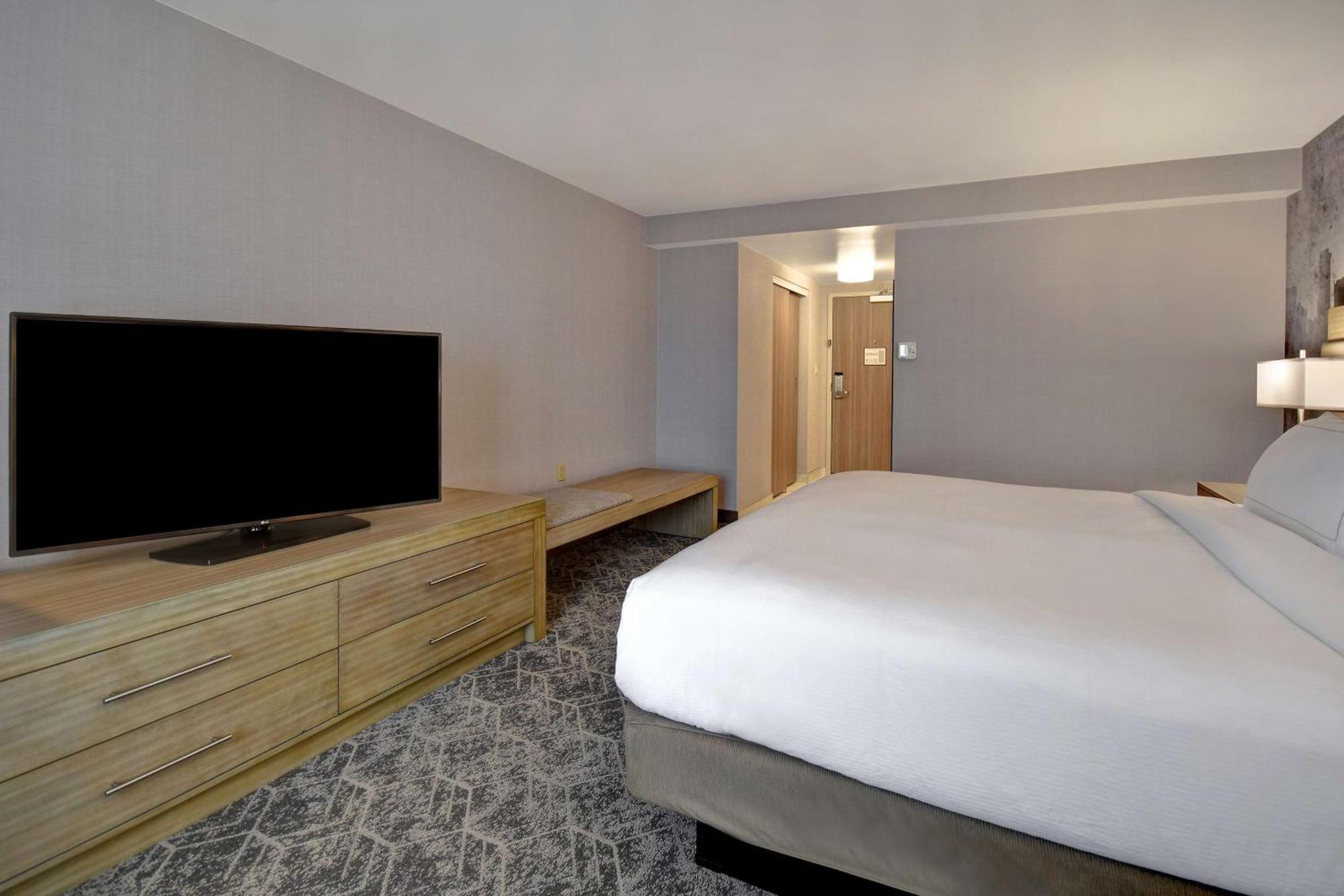 Doubletree By Hilton St. Louis Airport, Mo Hotel