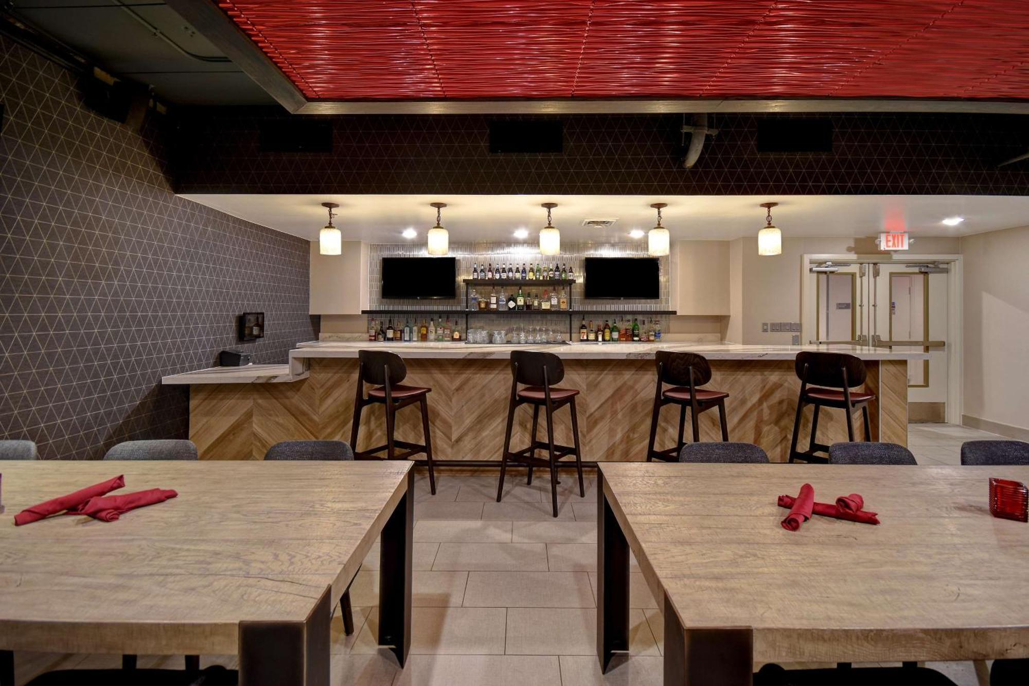 Doubletree By Hilton St. Louis Airport, Mo 4*