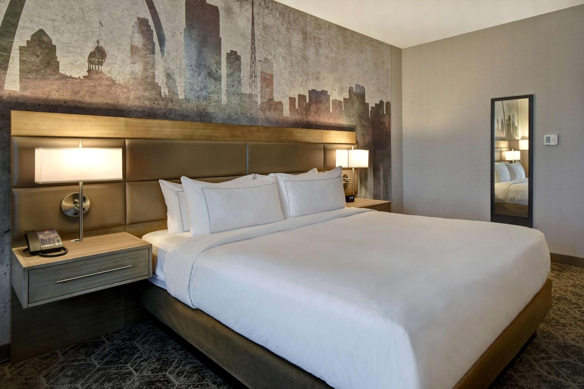 Doubletree By Hilton St. Louis Airport, Mo Hotel