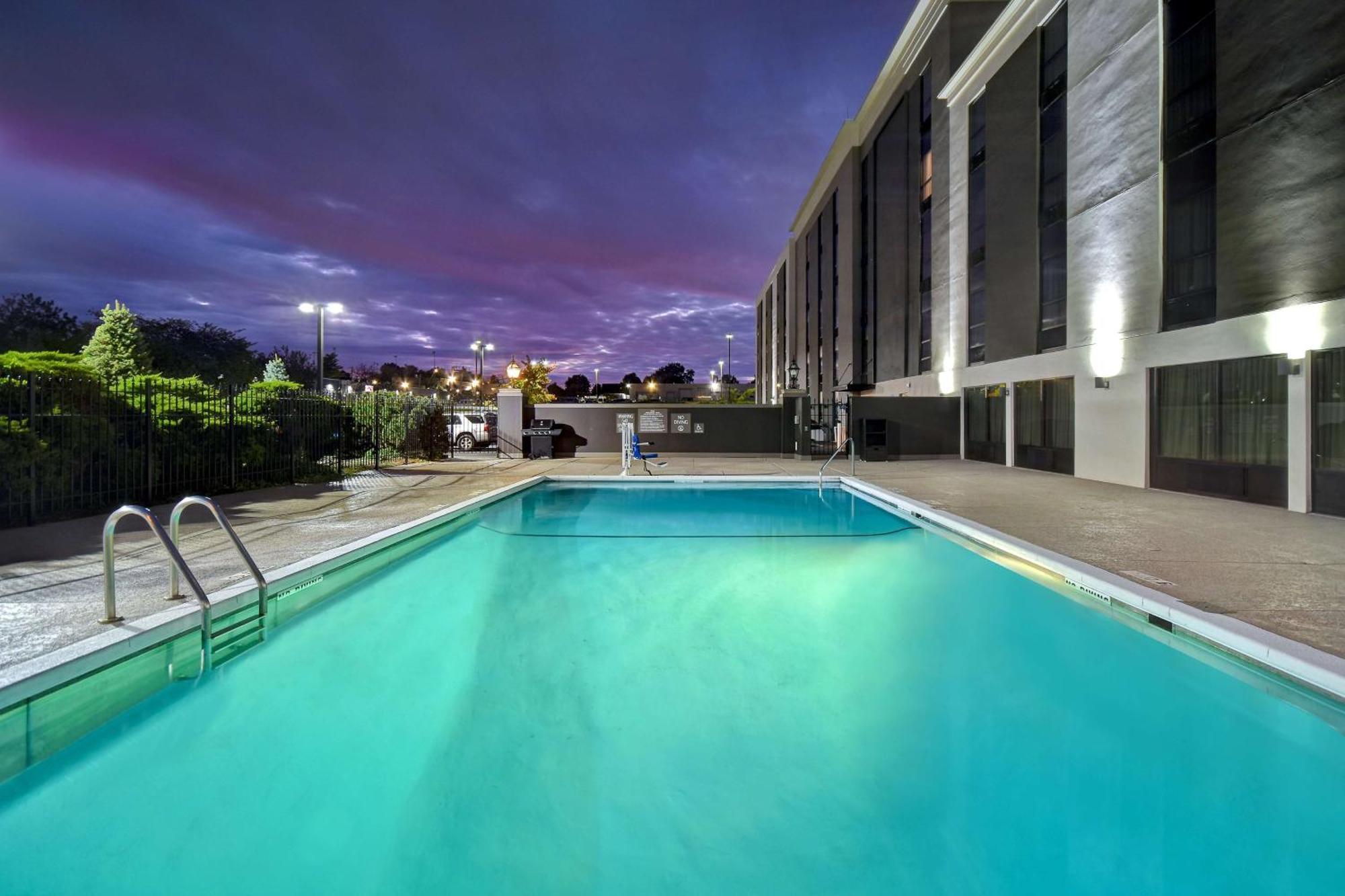 Hotel Doubletree By Hilton St. Louis Airport, Mo 4*