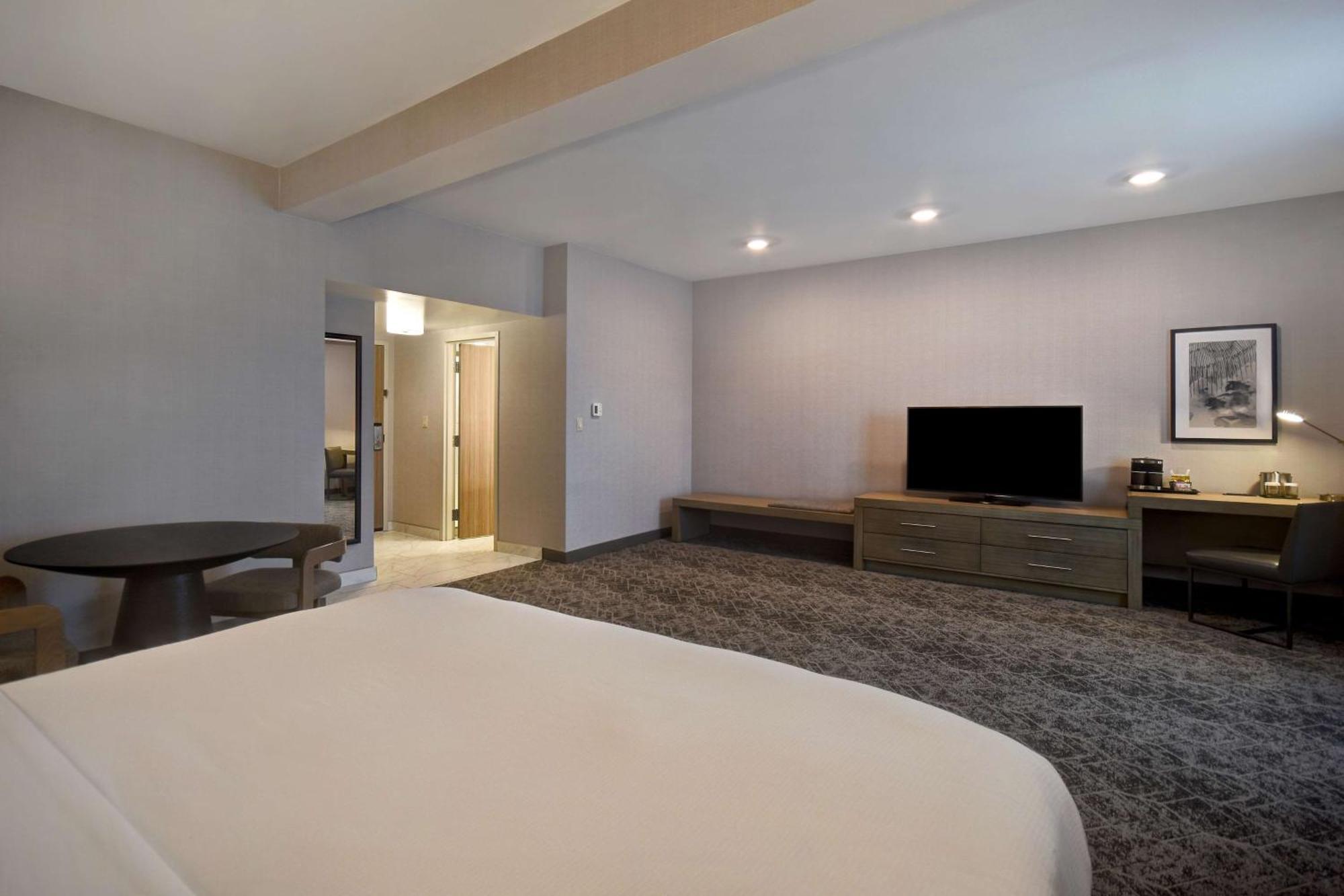 Hotel Doubletree By Hilton St. Louis Airport, Mo 4*