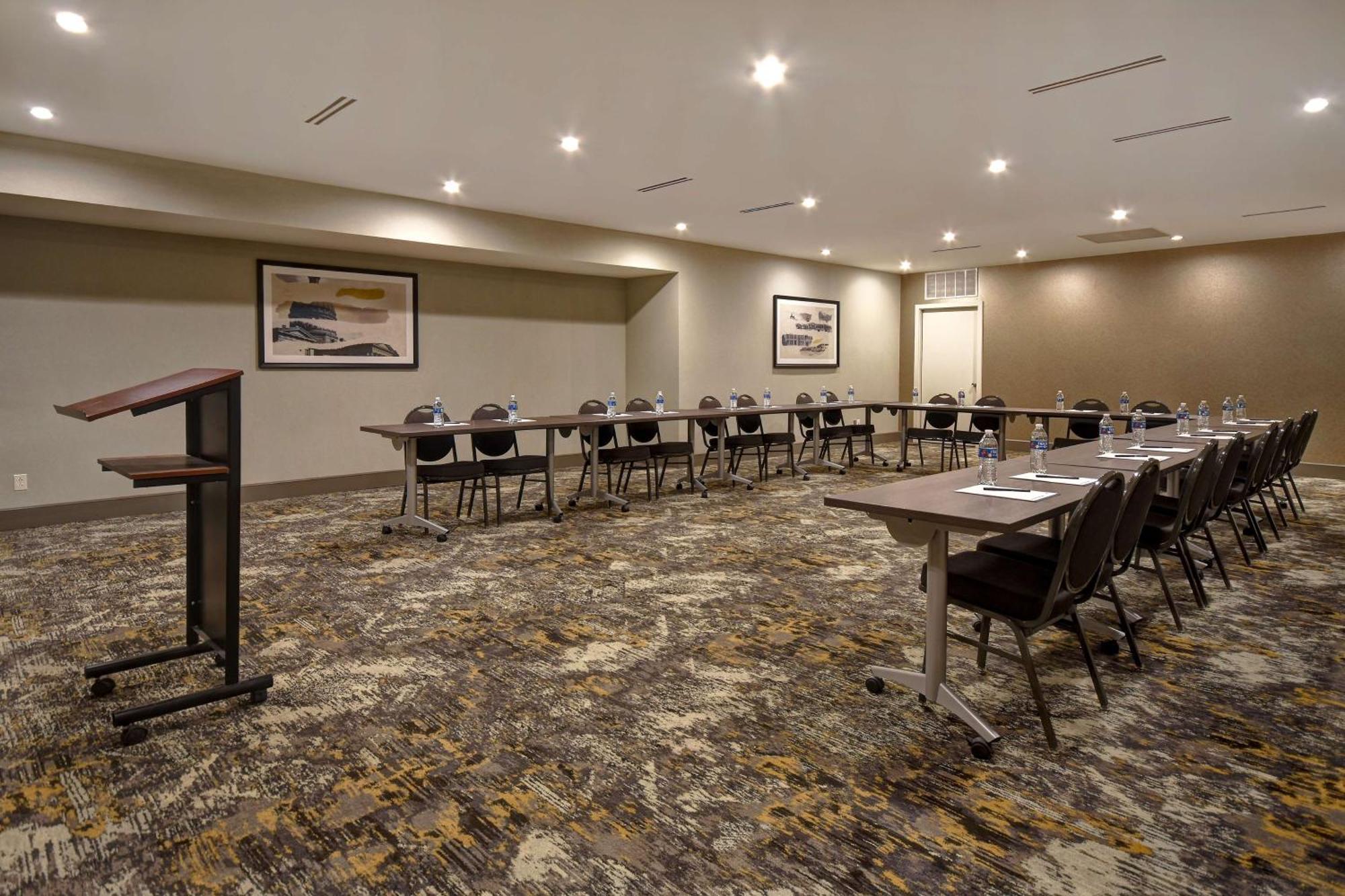 Hotel Doubletree By Hilton St. Louis Airport, Mo Woodson Terrace