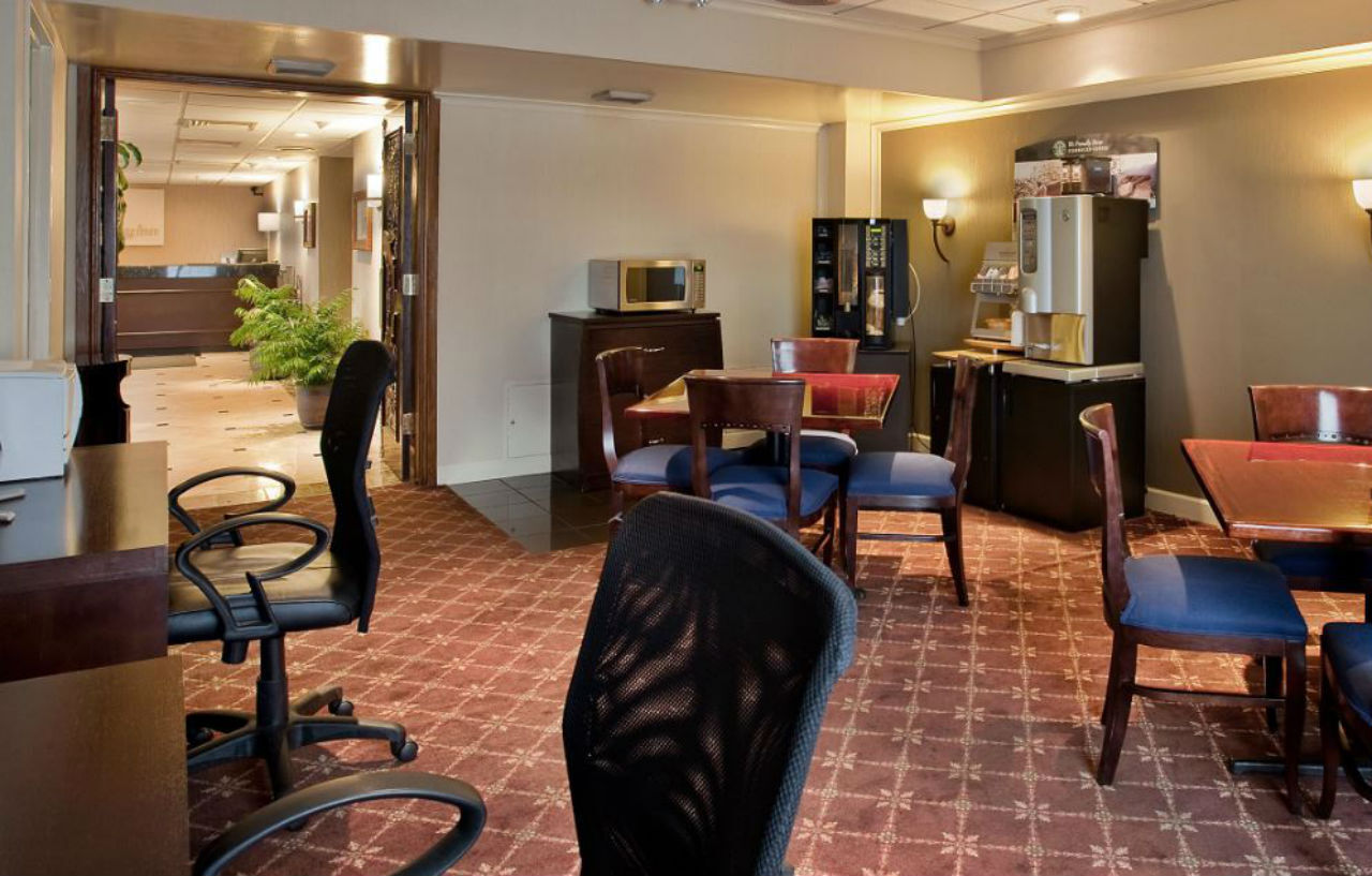 Hotel Doubletree By Hilton St. Louis Airport, Mo 4*